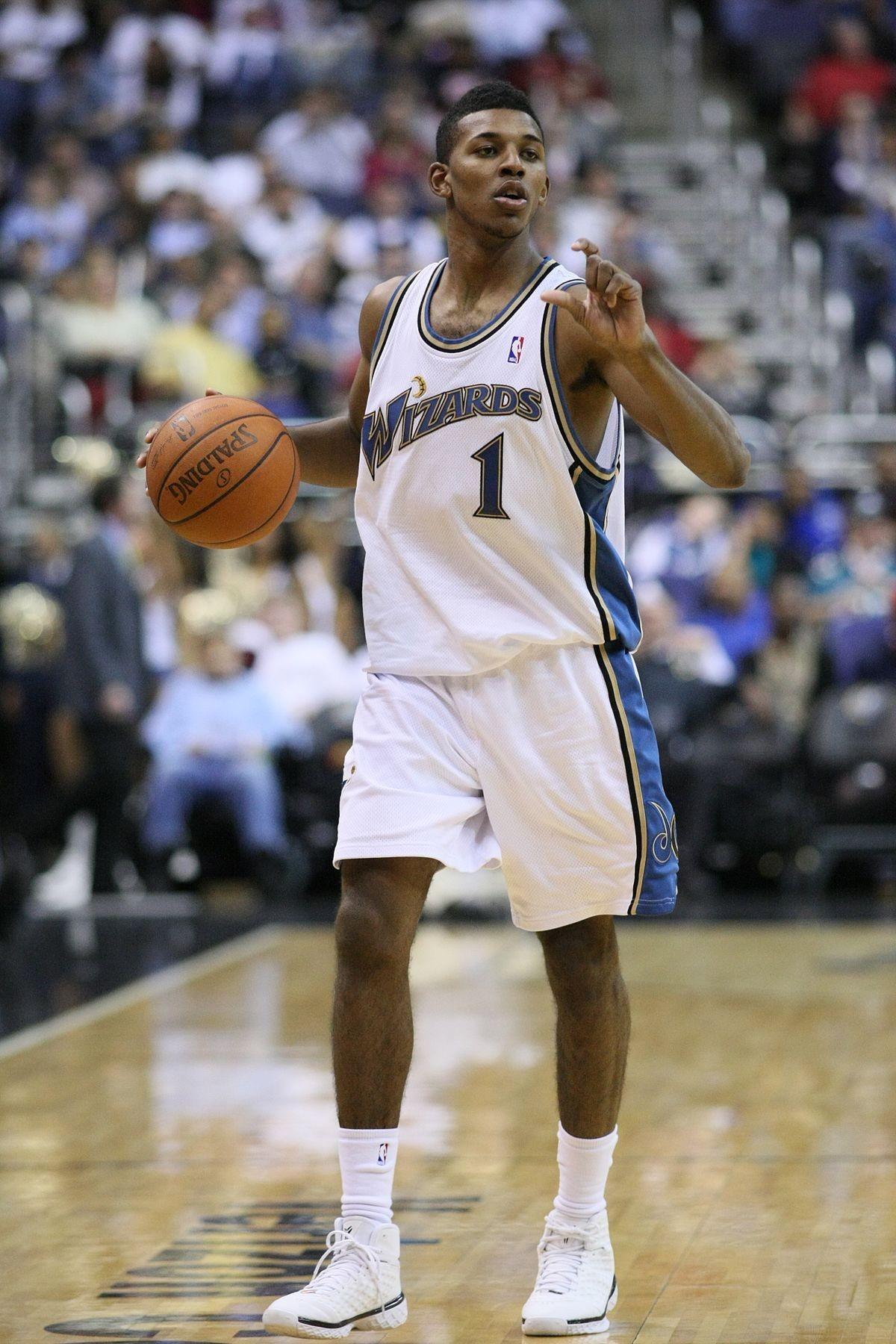 加拉塔萨雷客场3-0大胜阿贾克斯，奥斯梅恩帽子戏法（加拉塔萨雷客场三球零封阿贾克斯，奥斯梅恩独中三元）