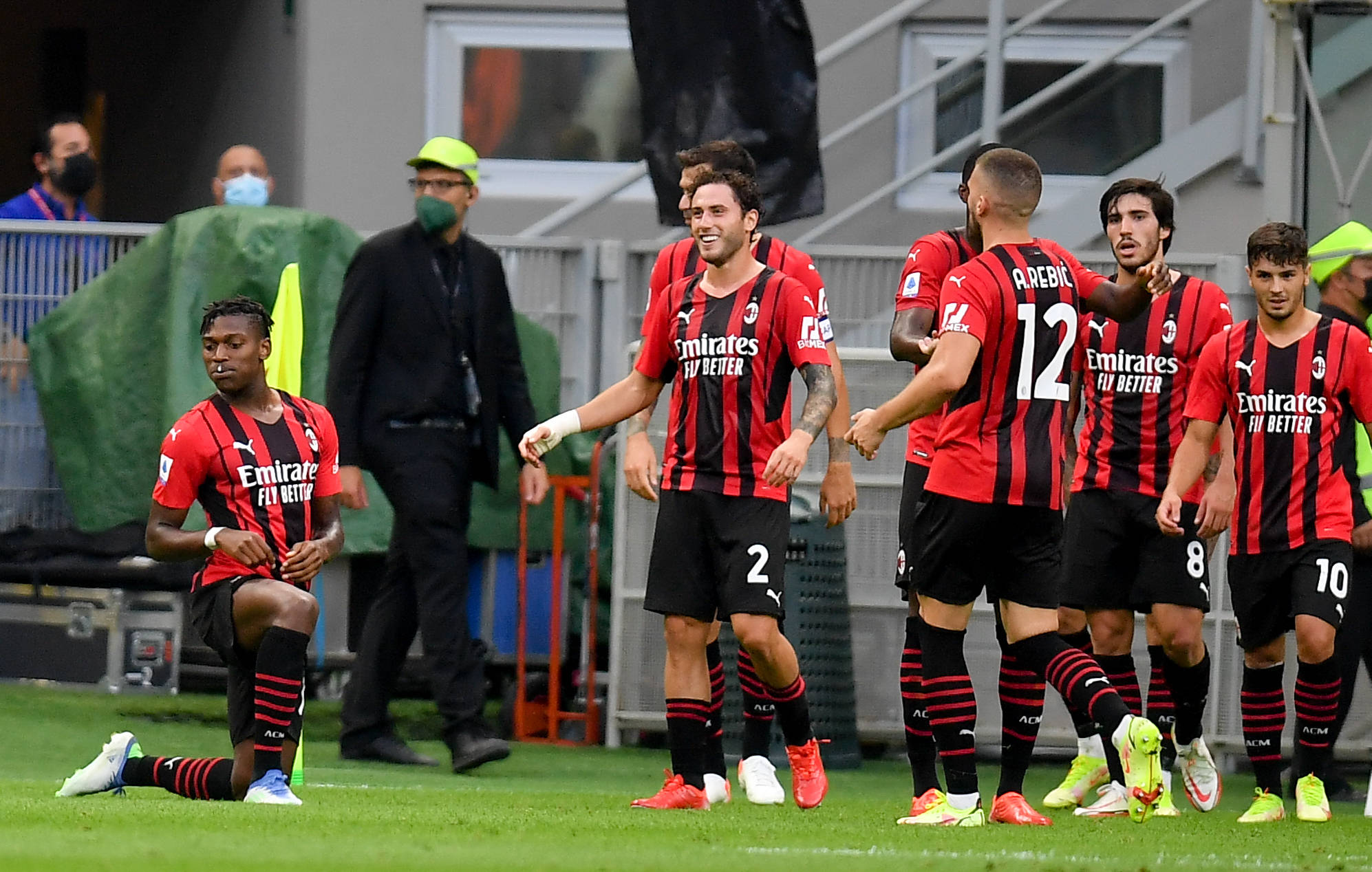 国安5-1送梅州降级，法比奥大四喜独享联赛金靴，张玉宁破门（北京国安5比1大胜致梅州降级，法比奥独中四元加冕金靴，张玉宁破门建功）