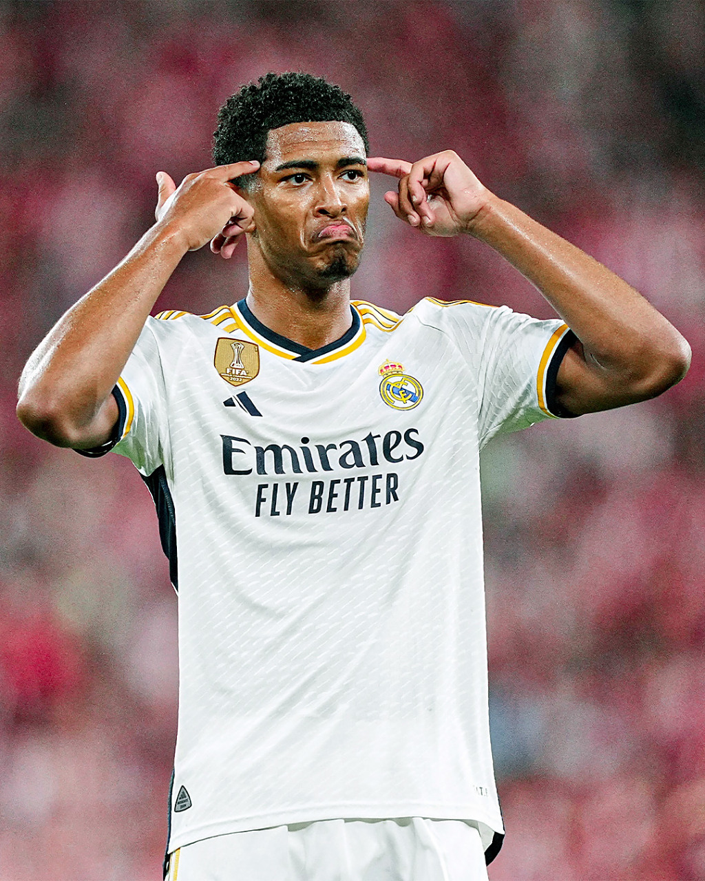 迈阿密夺冠之夜，梅西好兄弟被冷落：决赛无缘出场！赛后委屈落泪（迈阿密加冕之夜，梅西挚友无缘登场：决赛遭冷落，赛后黯然落泪）