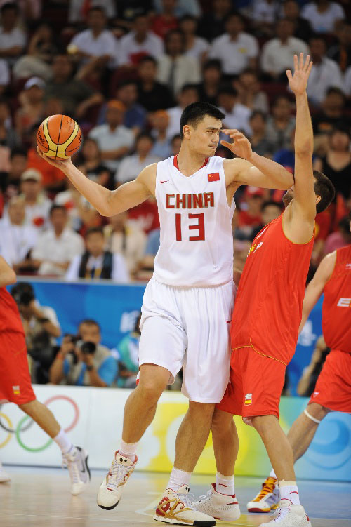 卡佩罗：阿莱格里让一支散乱的米兰具备争冠实力，但还少中锋（卡佩罗：阿莱格里将散乱的米兰打造成争冠之师，但仍缺一名中锋）