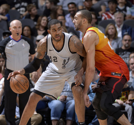 费布鲁亨：扑点要感谢团队的帮助；荷兰能在世界杯取得好成绩（费布鲁亨：点球扑救离不开团队支持，荷兰有望在世界杯取得佳绩）