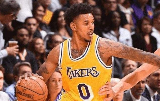 天空：利物浦正领跑格伊争夺战，其次便是拜仁的关注（天空：利物浦领跑格伊争夺战，拜仁紧随其后）