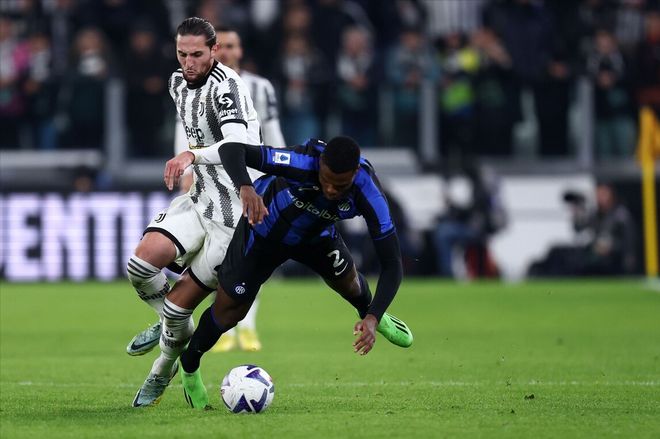 门将扑出点球，粉碎对手反扑希望（神勇门将拒点，扼杀对手翻盘希望）