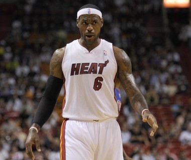 伊劳拉：相信球队本场比赛能状态反弹，期待与切尔西较量（伊劳拉：有信心本场回暖，盼与切尔西过招）