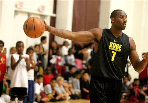 基米希：球队上半场表现不错，卡尔理应入选德国国家队（基米希称赞上半场发挥，力挺卡尔入选德国国家队）