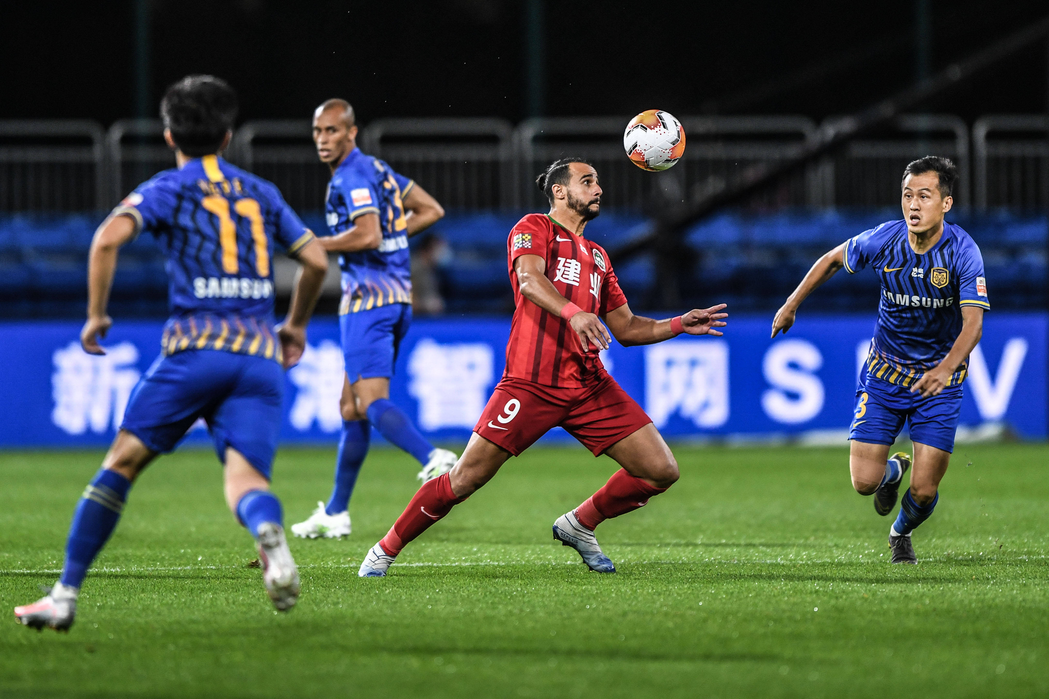 5-1到5-4！12.1亿豪门面对提款机惊险19连胜 神锋英超100球破纪录（从5-1到5-4！12.1亿豪门对阵提款机险保19连胜 神锋英超百球创纪录）