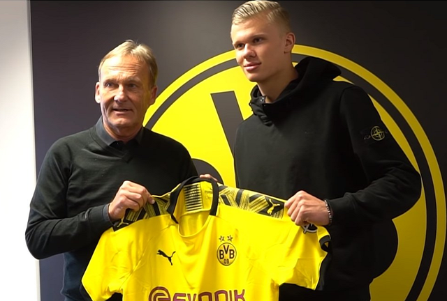 欧冠战报：艾尔尤努西、阿乔里破门，哥本哈根3-2绝杀黄潜（欧冠：艾尔尤努西、阿乔里建功，哥本哈根3-2压哨绝杀黄潜）