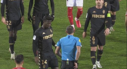 自加盟拜仁以来，奥利塞助攻、成功过人等数据位列德甲第一（加盟拜仁后，奥利塞在助攻和成功过人等指标上领跑德甲）