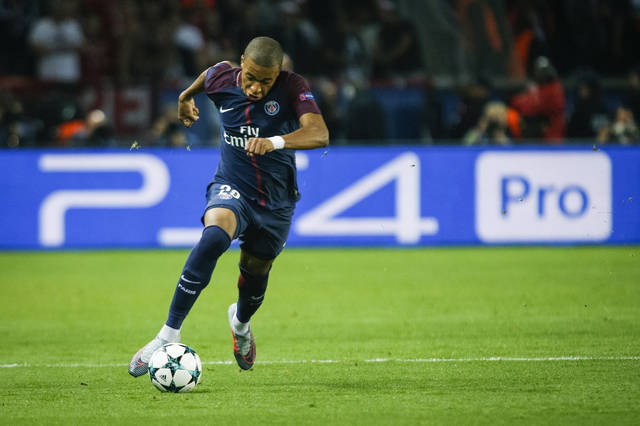 记者：费内巴切有意在冬窗引进罗马前锋多夫比克（据记者报道，费内巴切欲在冬窗签下罗马前锋多夫比克）